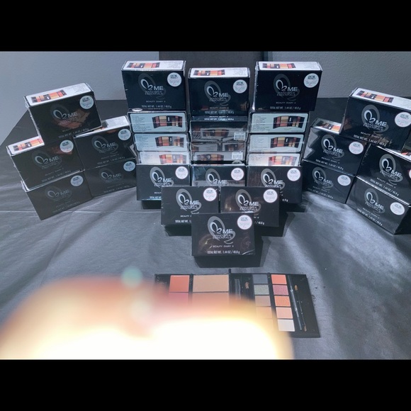 Makeover essentials bundle - Picture 7 of 14